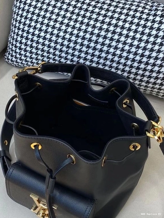Aaa replica bags BUCKET LOCKME LOUIS VUITTON 0712